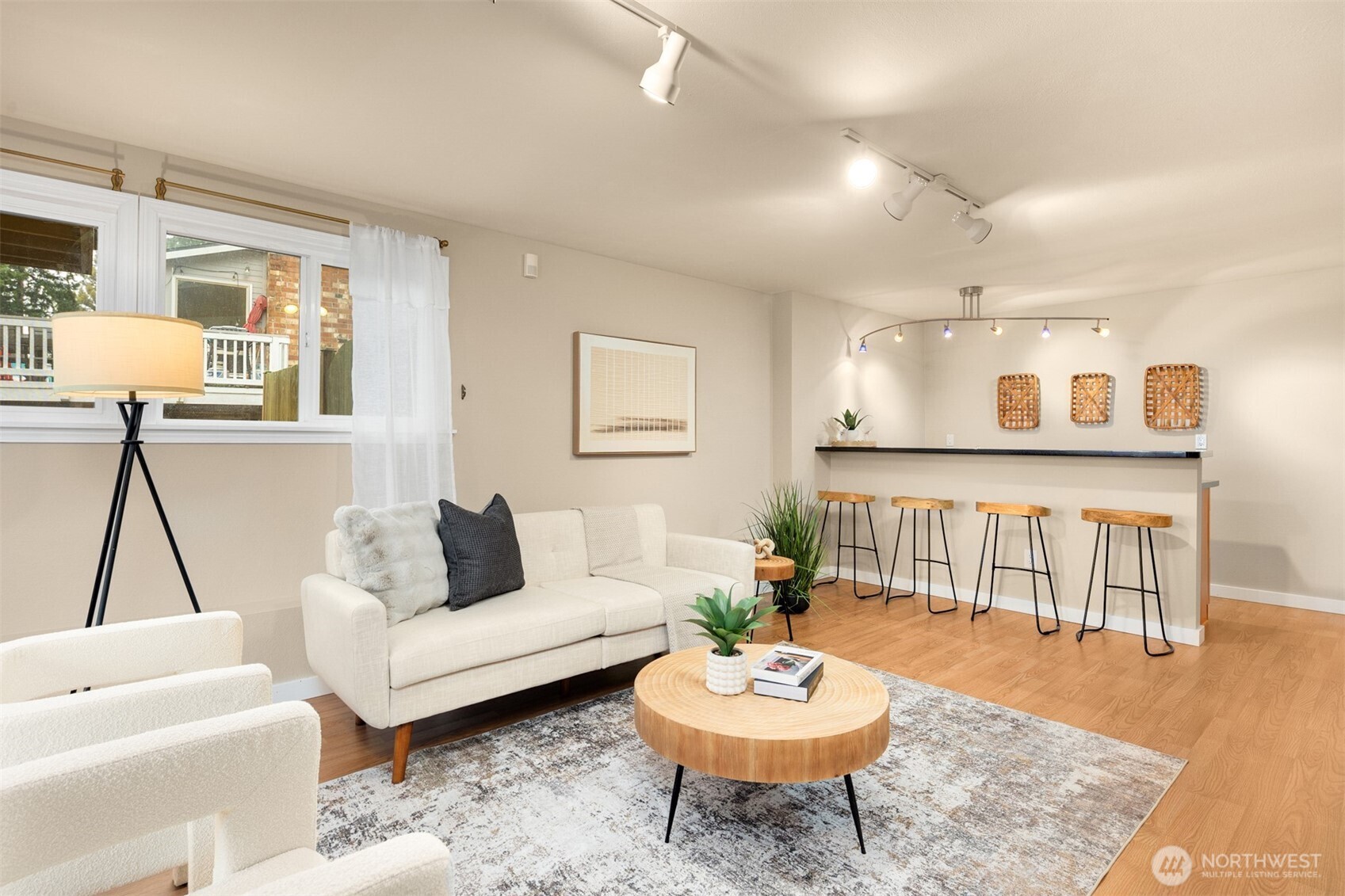 Guest bath continently located in the Rec-room.