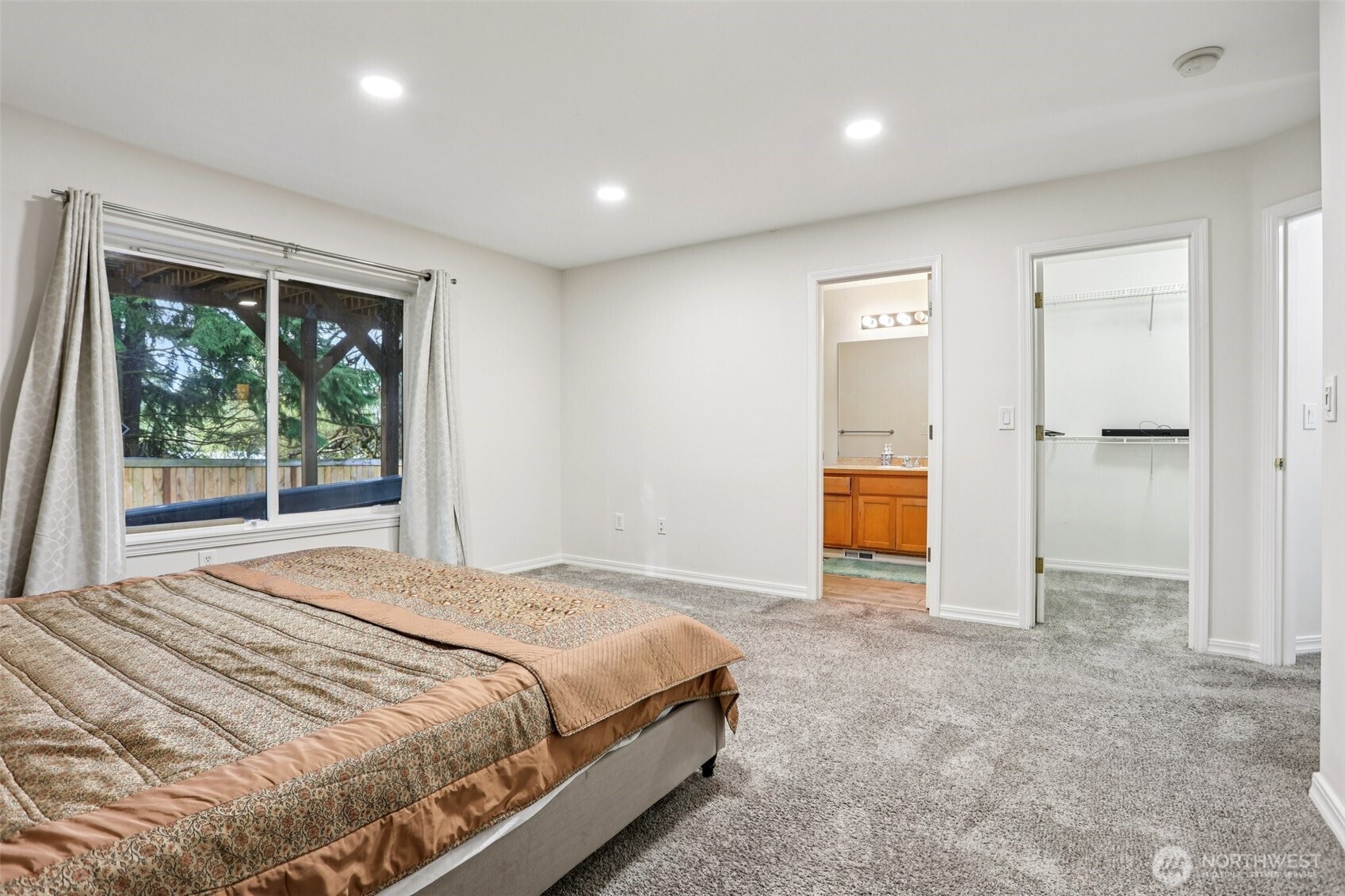 Lower level Kitchen ideal for in-law suite or rental