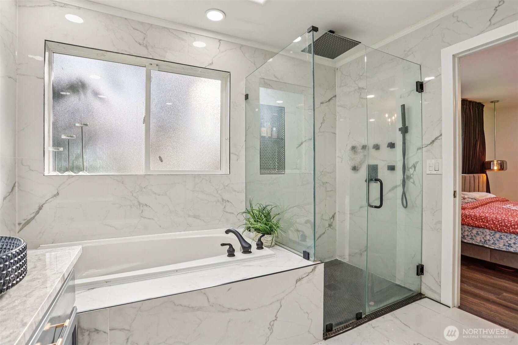 Upper level Primary Suite