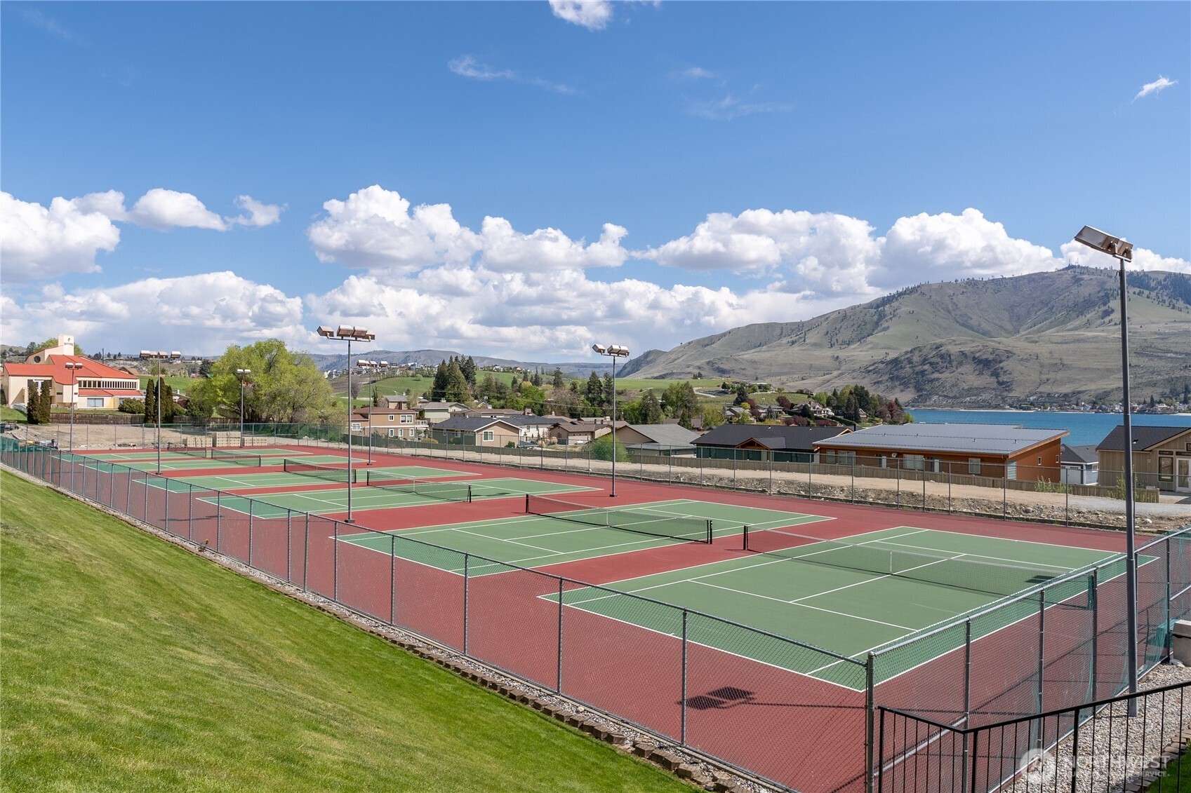 Tennis & Pickleball Courts