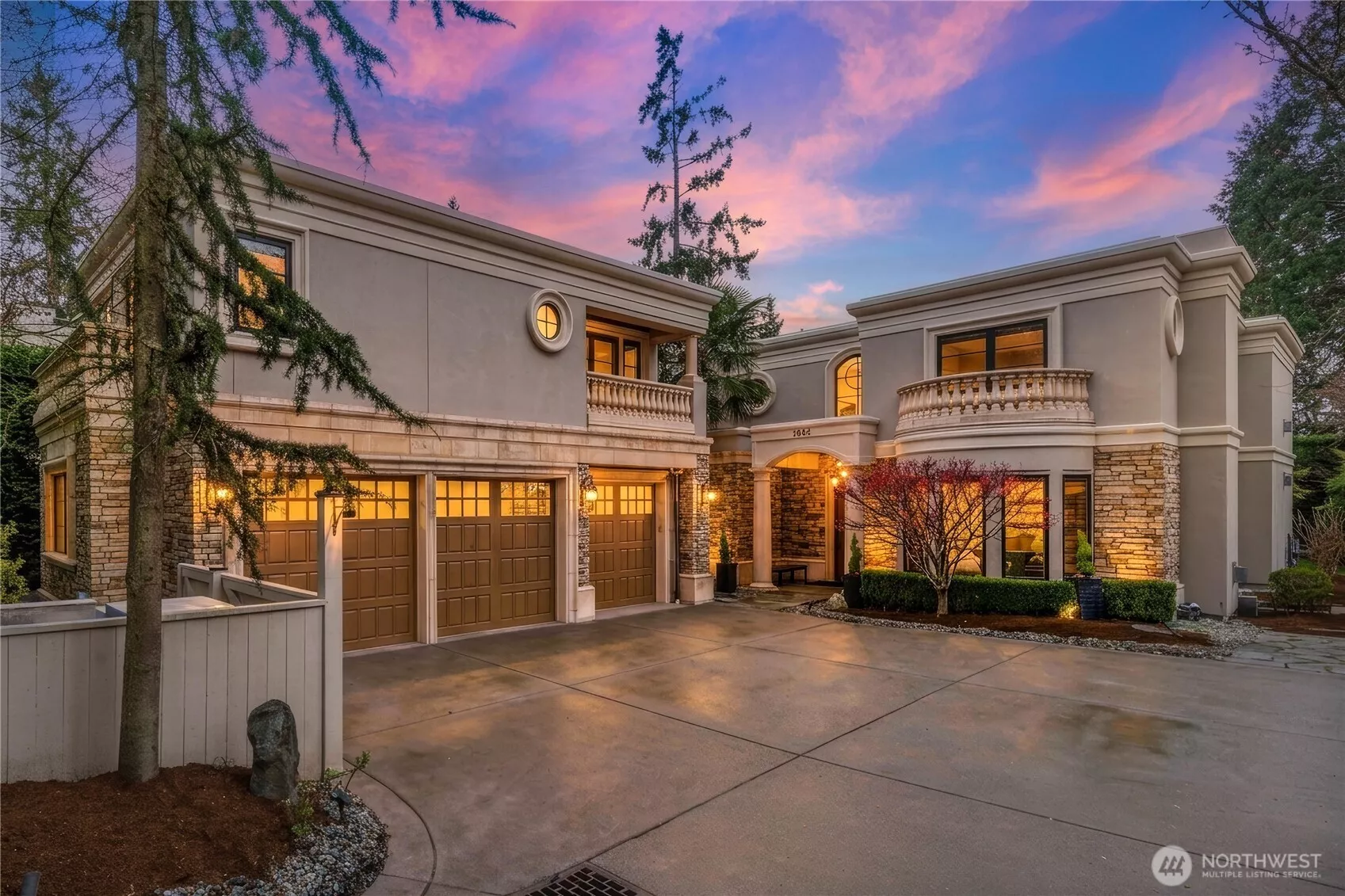 A modern sophisticated  residence in Evergreen Point Rd in Medina