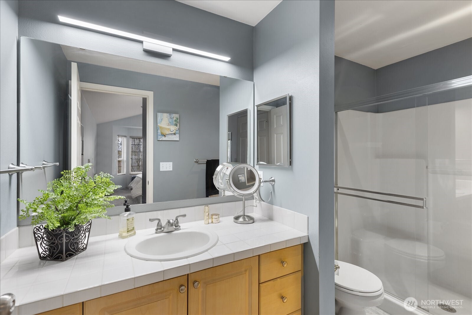 Primary bath with 3/4 shower.