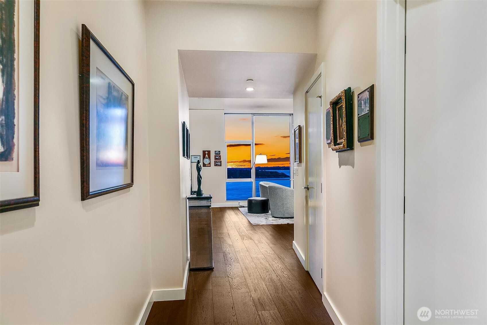 floor to ceiling window 11.5ft, raumplaus glass door