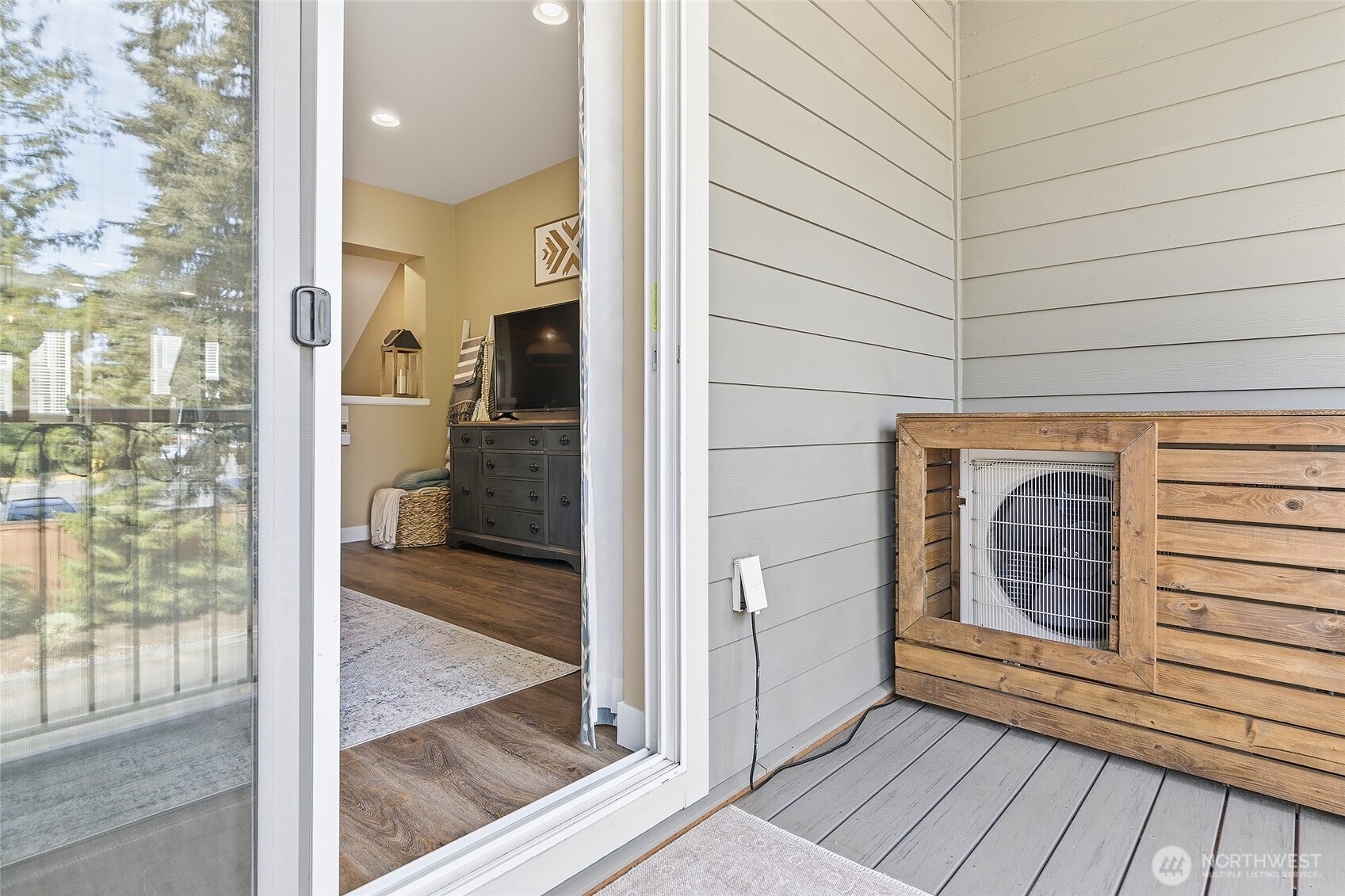 Balcony/Air conditioning unit
