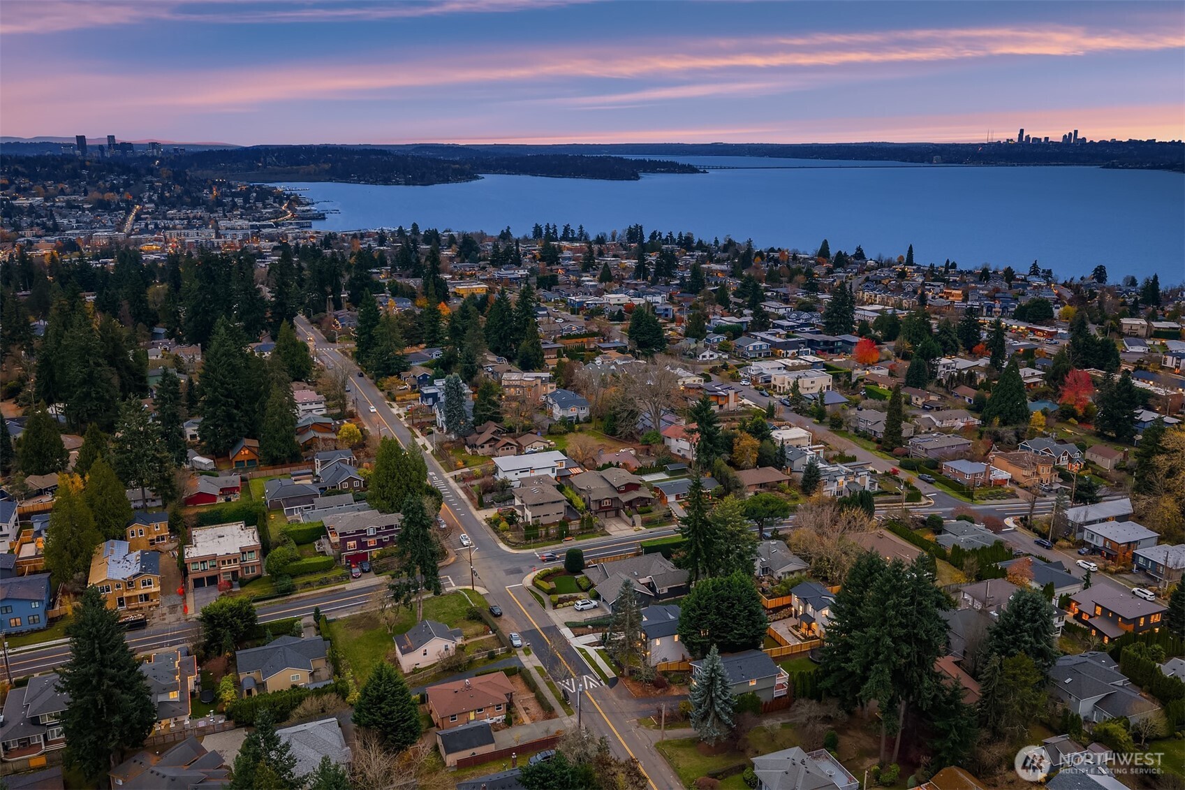Located in Kirkland’s highly sought-after East of Market neighborhood, offering close proximity to the lake, trails, and downtown.