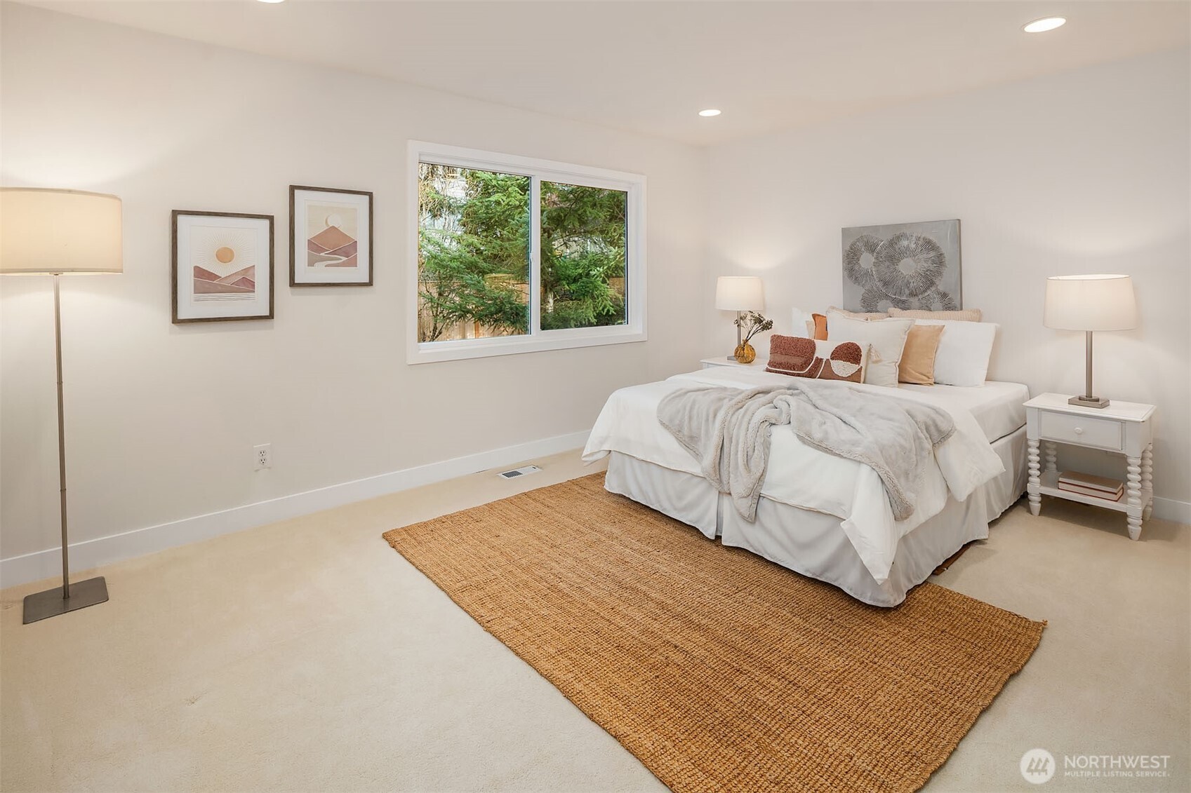 3 Large secondary bedrooms upstairs