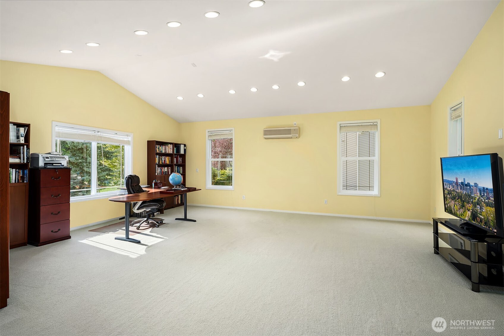 Hudge upstairs Rec/Bonus room