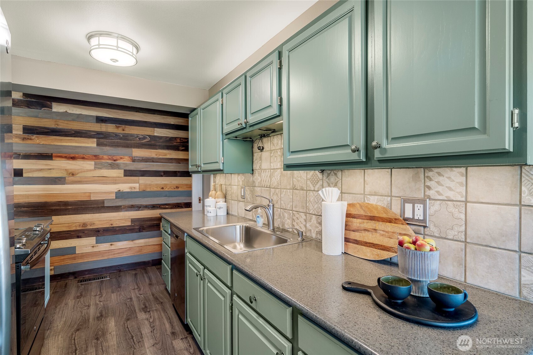 Kitchen with accent wall