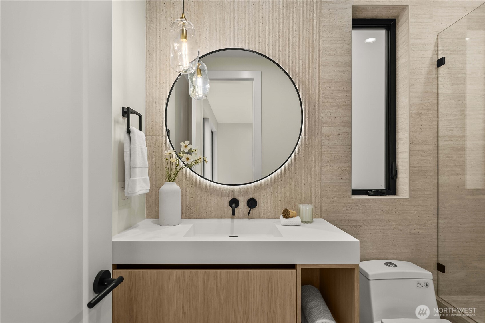 Main Level Master Bath