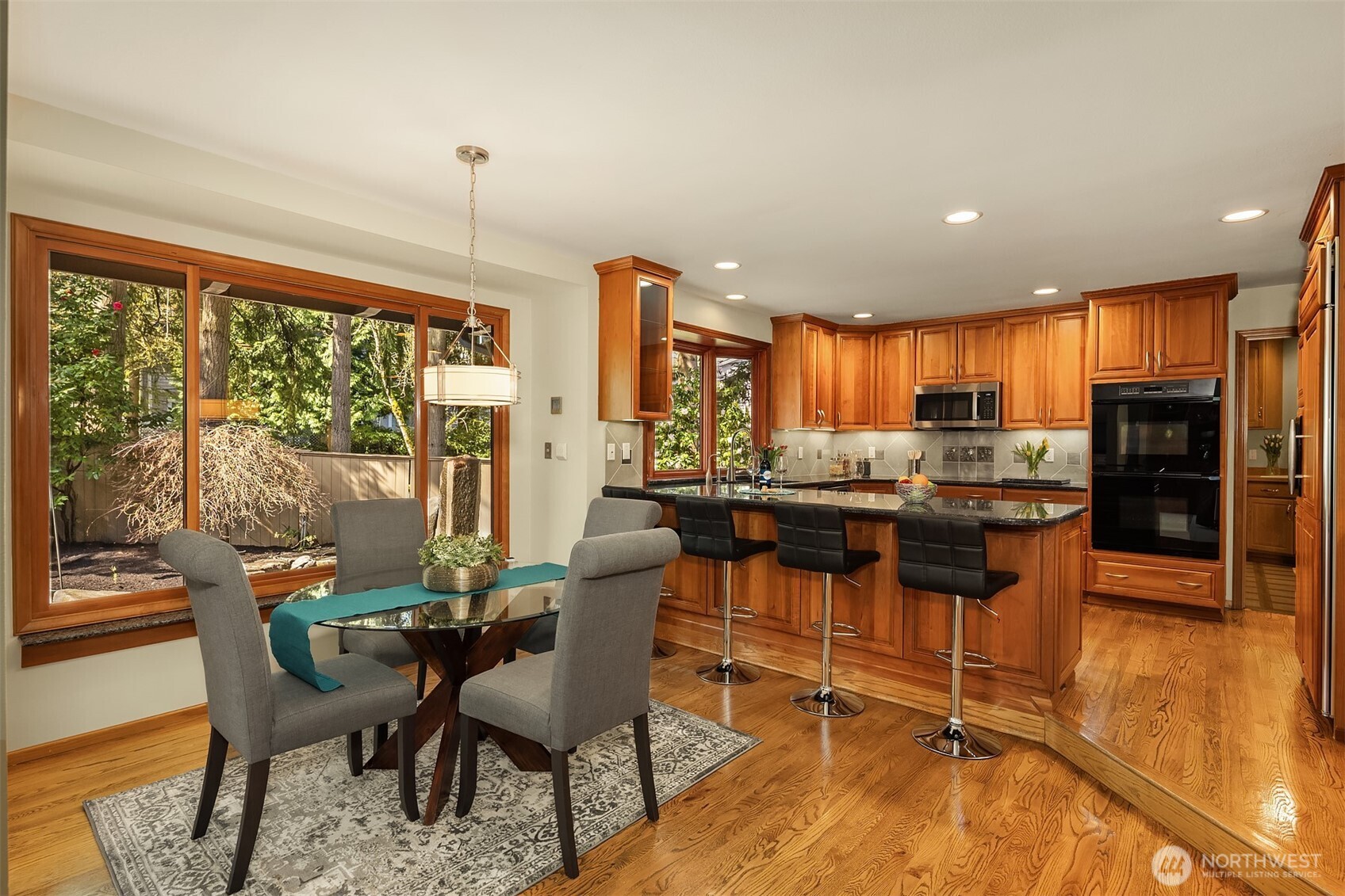 Eating Space, Breakfast Bar & Kitchen