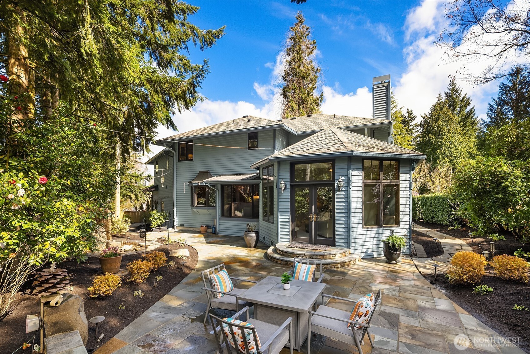 Back Yard w/Custom Stone Patio