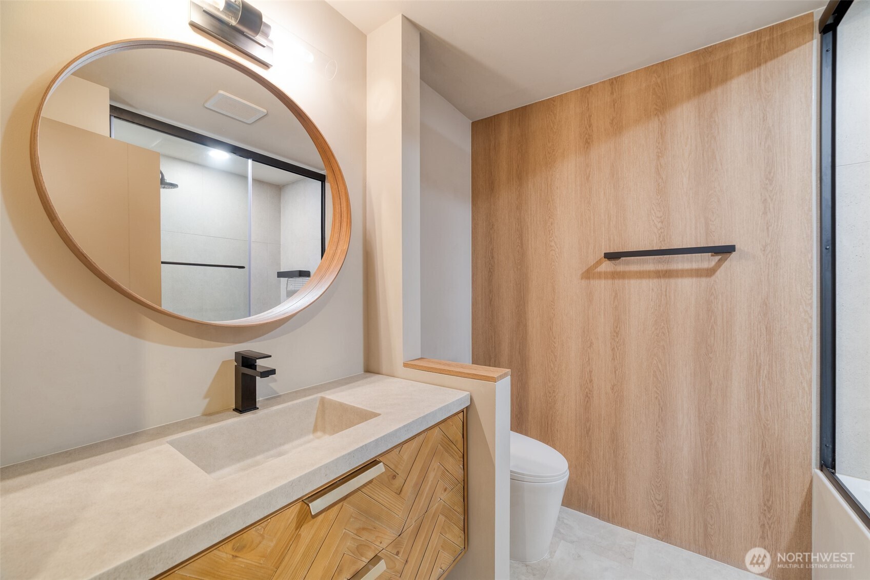 Beautifully remodeled modern upstairs full guest bathroom