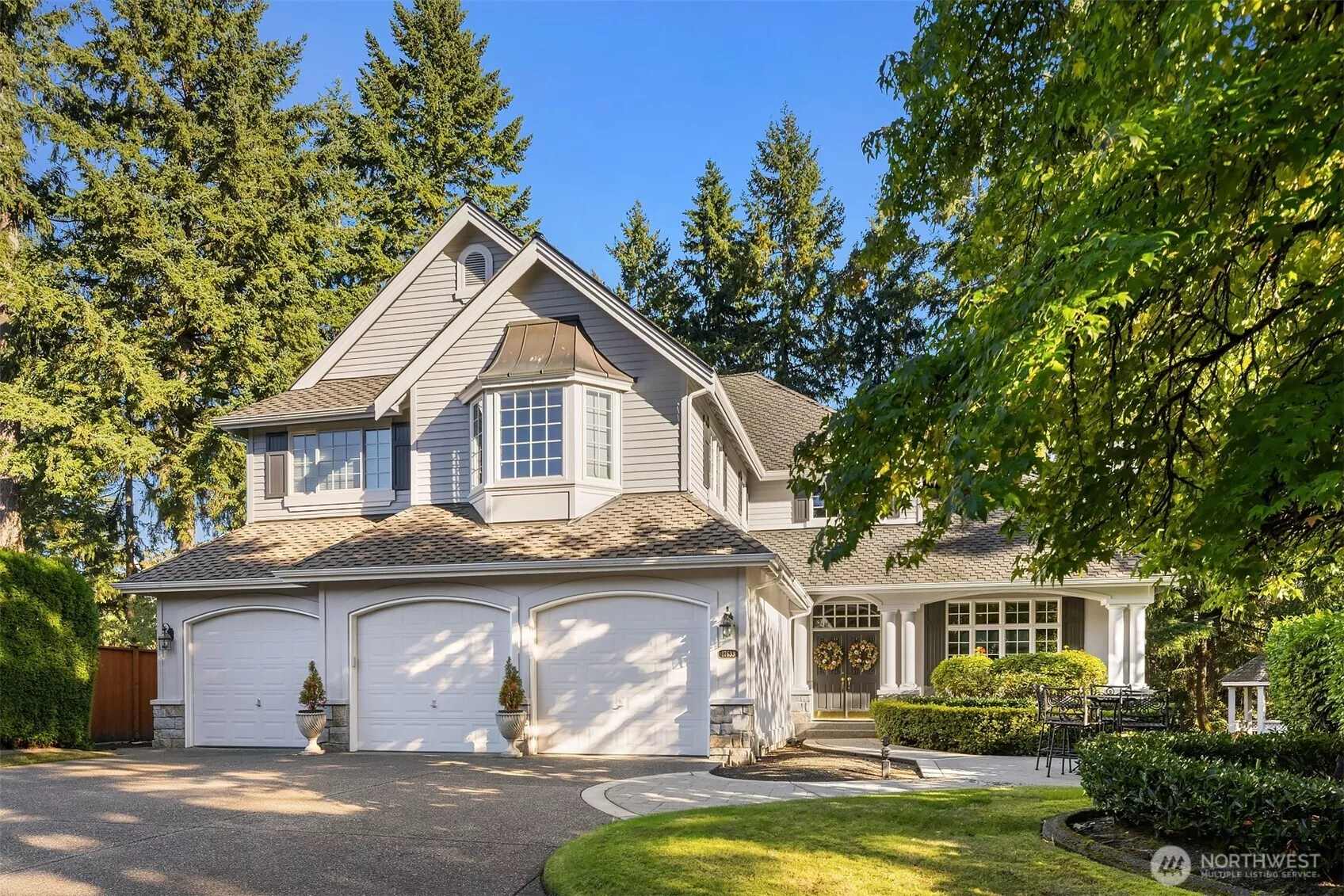 Welcome to 17633 48th Avenue SE in Bothell's Hyde Park community.