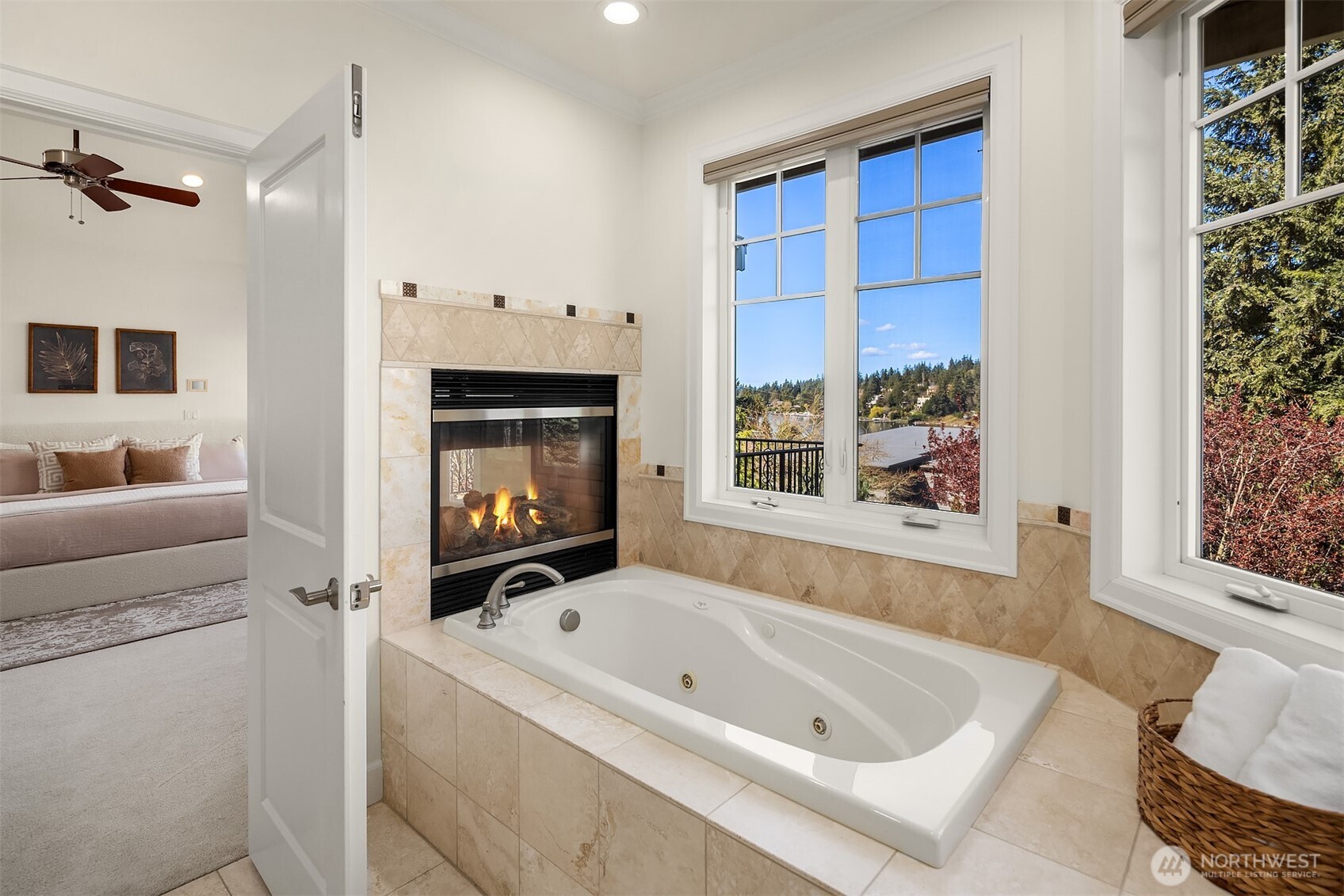 Spend relaxing, cozy evenings soaking in the bathtub.