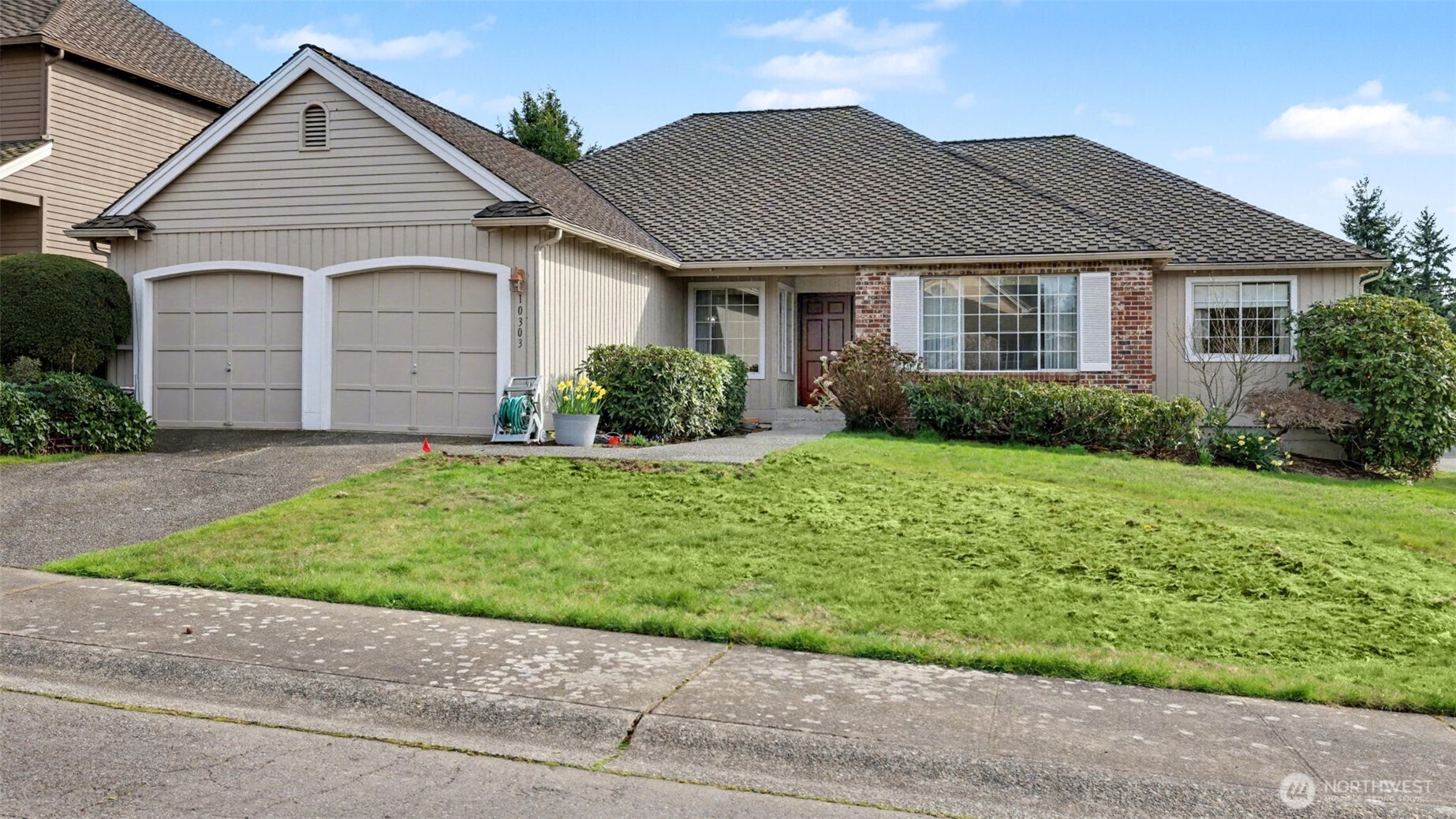 This beautifully maintained rambler offers the ease of single-level living that today’s buyers are searching for. Only one step up and you are through the front door with no other stairs! **Image is Digitally Enhanced**