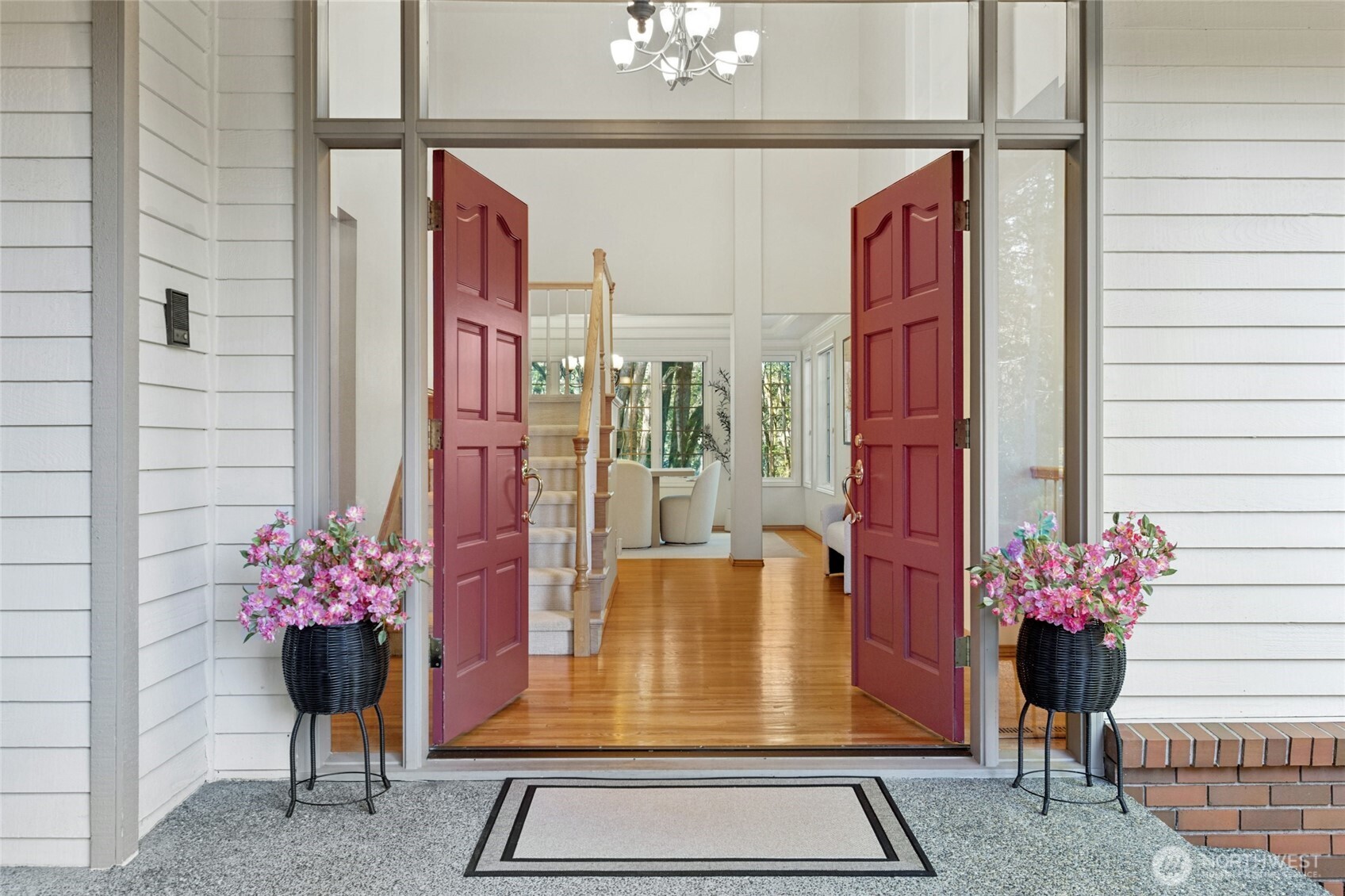 Gorgeous real hardwood floors & soaring ceilings.