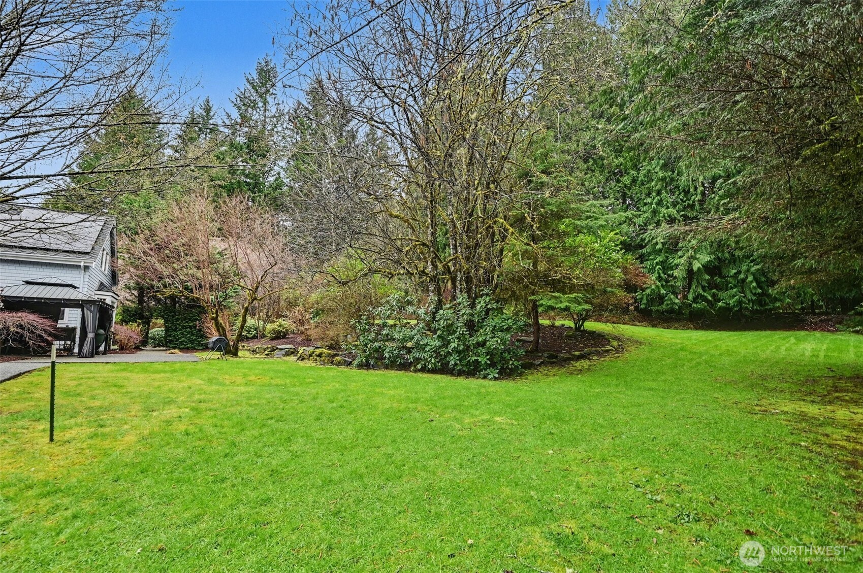 Entertainment-sized patio is perfect for those Summer BBQ's. Gazebo & BBQ's are included.