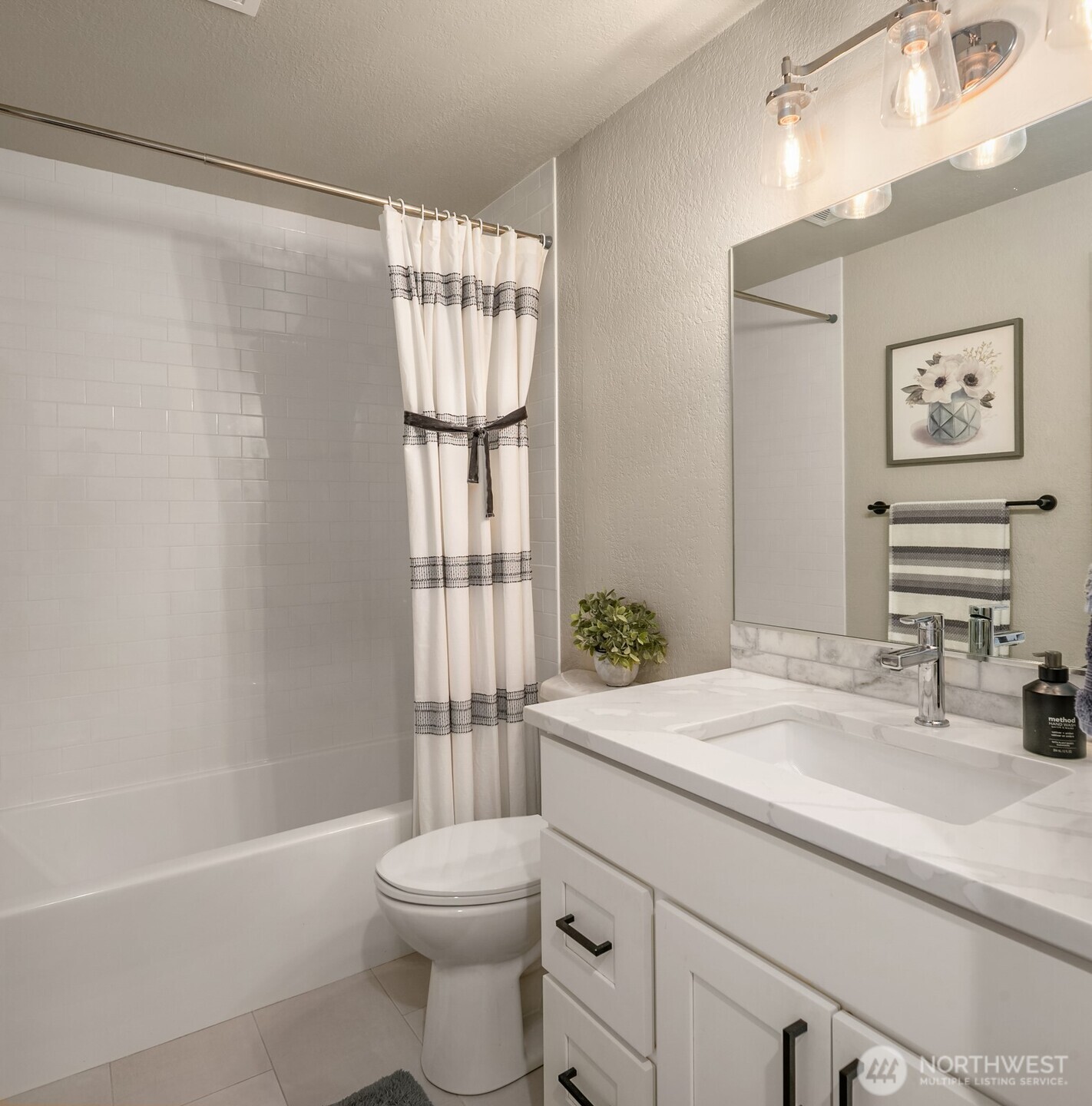 Main Floor Full Bath