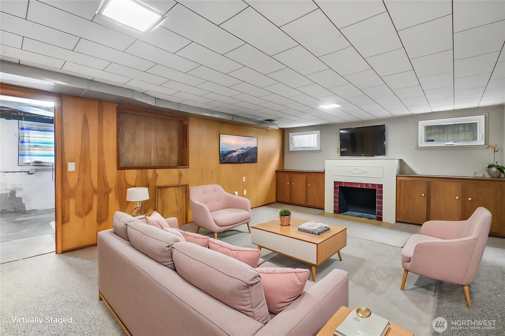 *Virtually Staged Bonus Room*