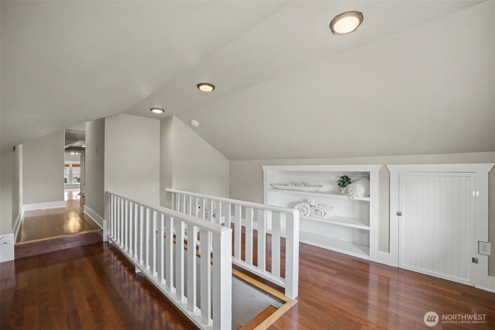 2nd Floor Office or extra room