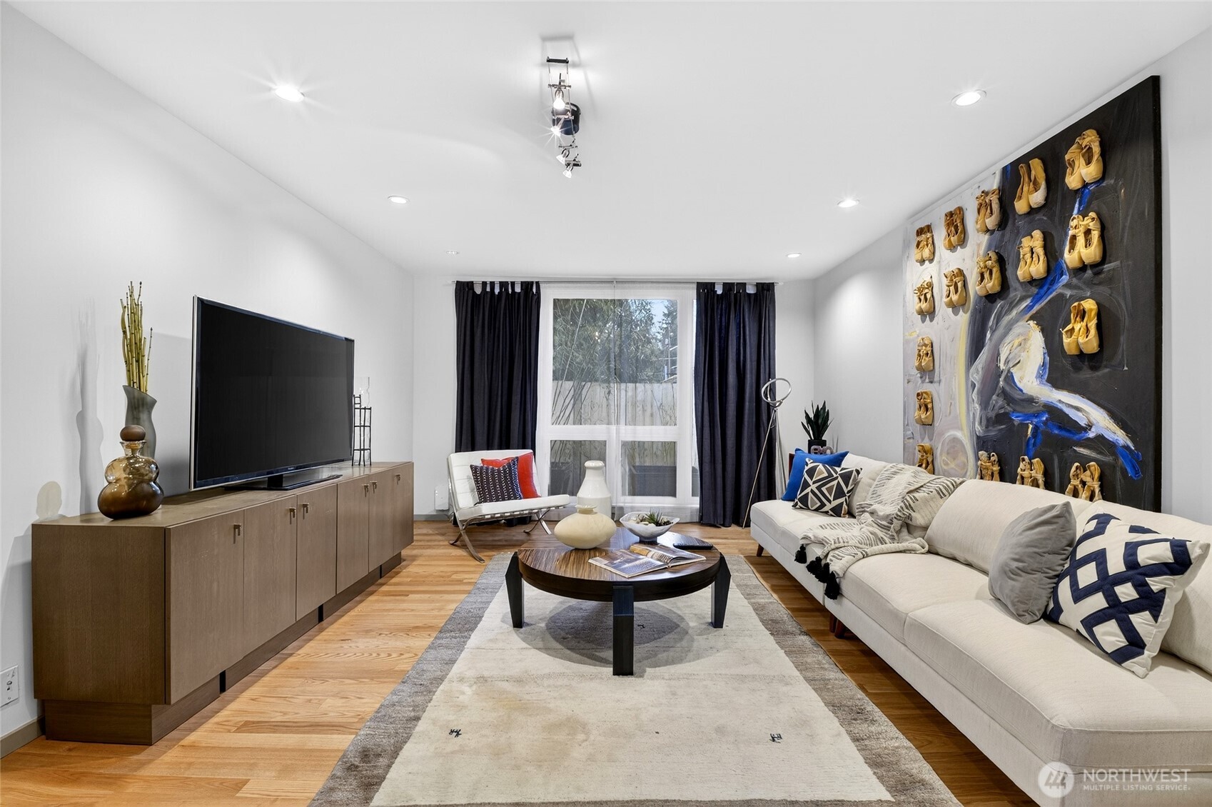 Smart, Flowing Floorplan