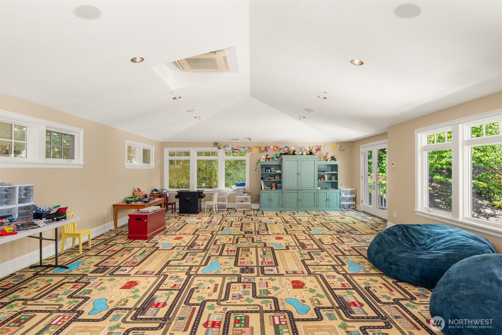 Beautiful, refrigerated wine cellar.