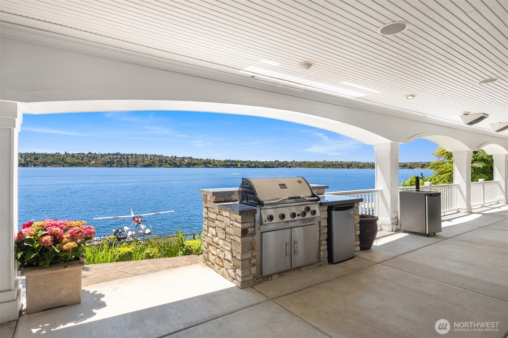 Lighthouse DADU kitchen with full deck ann views of the lake.