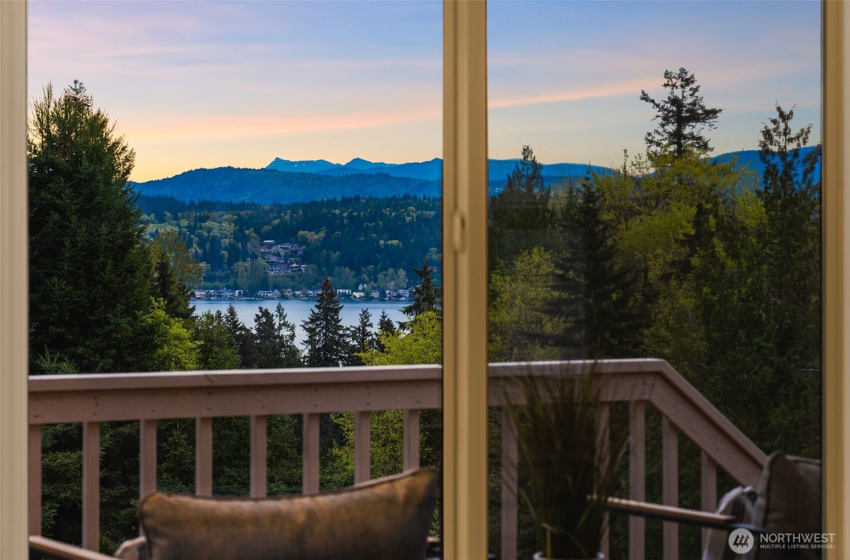 expansive multi-level deck