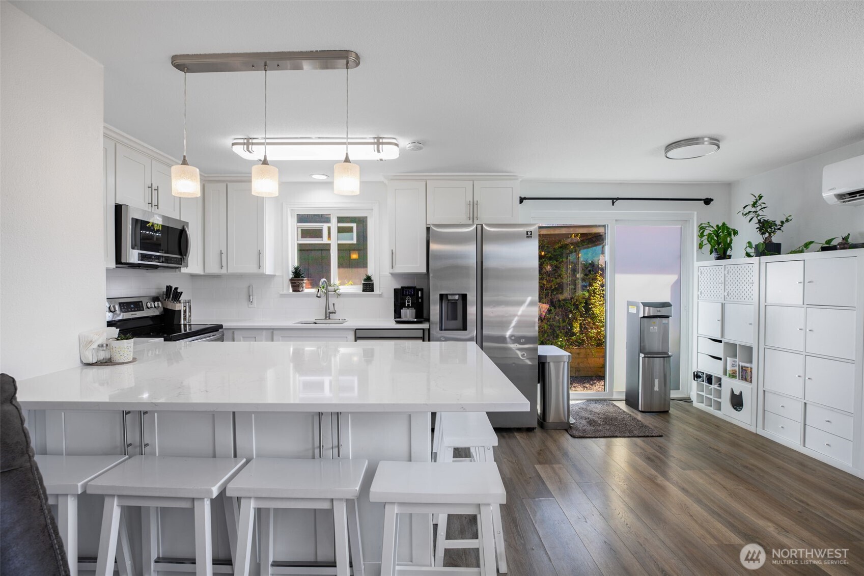 Gorgeous updated kitchen.