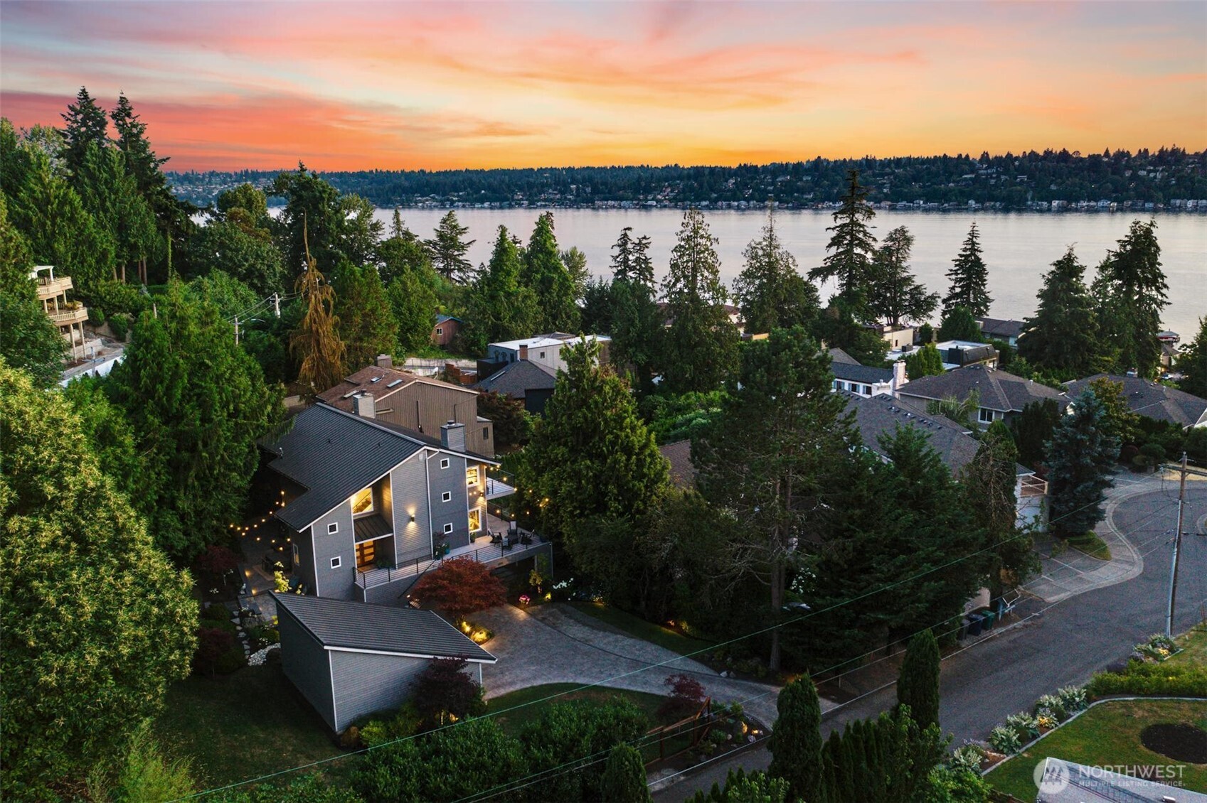 Discover the epitome of refined living in this Holmes Point retreat!