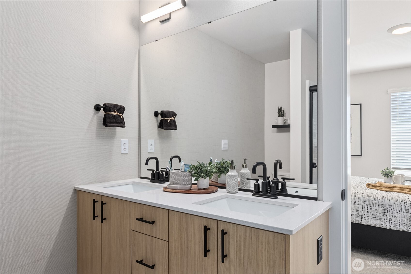 Photos are for representation only.  Features, colors and selections may differ from photograph. See site agent for details.