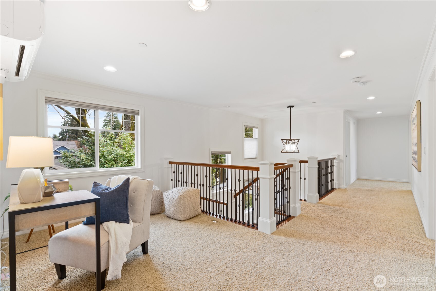 Landing w/Flex Space