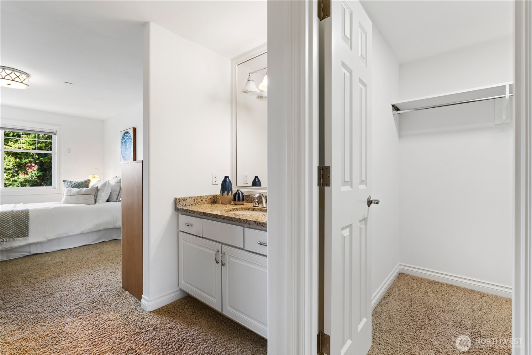 Upper Level Shared Guest Bath