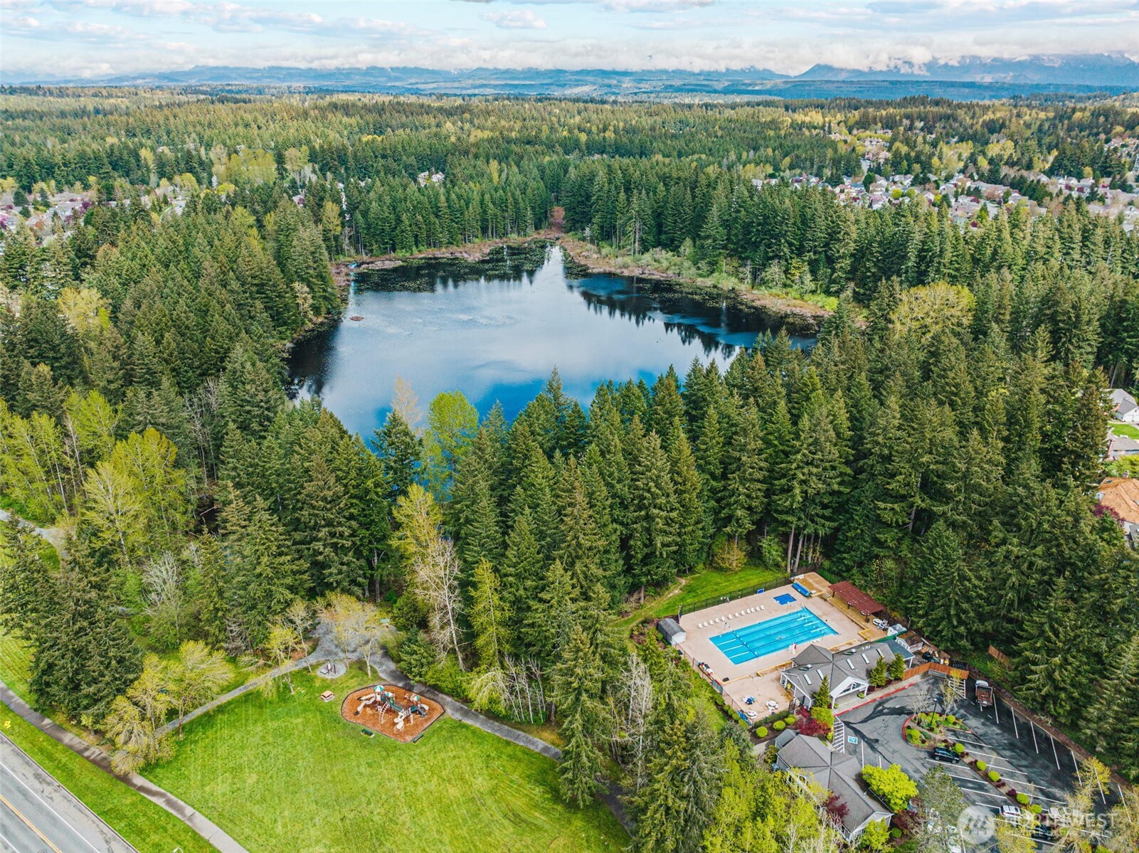 Picture of 1 of 2 pools, a park, & Yellow Lake, that Klahanie residents have access to