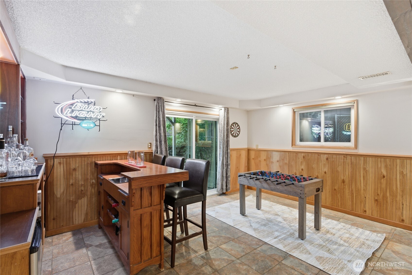 Lower Wet Bar off Family Room