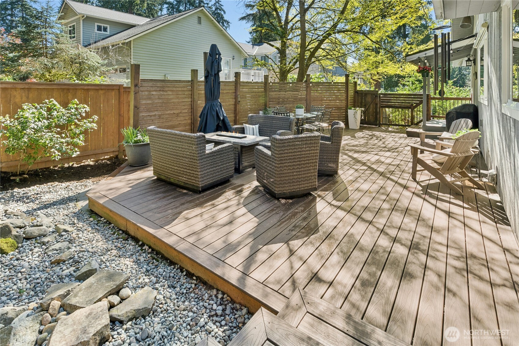 Detached outbuilding with electricity. Use for your work-outs or when working from home.