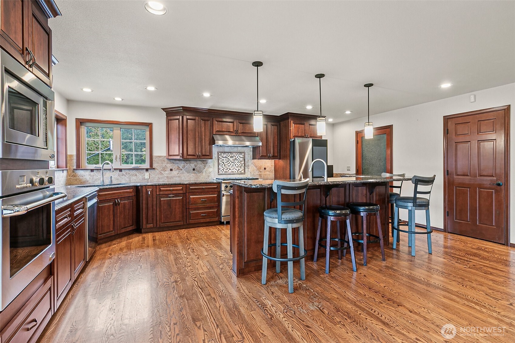Kitchen & Island View