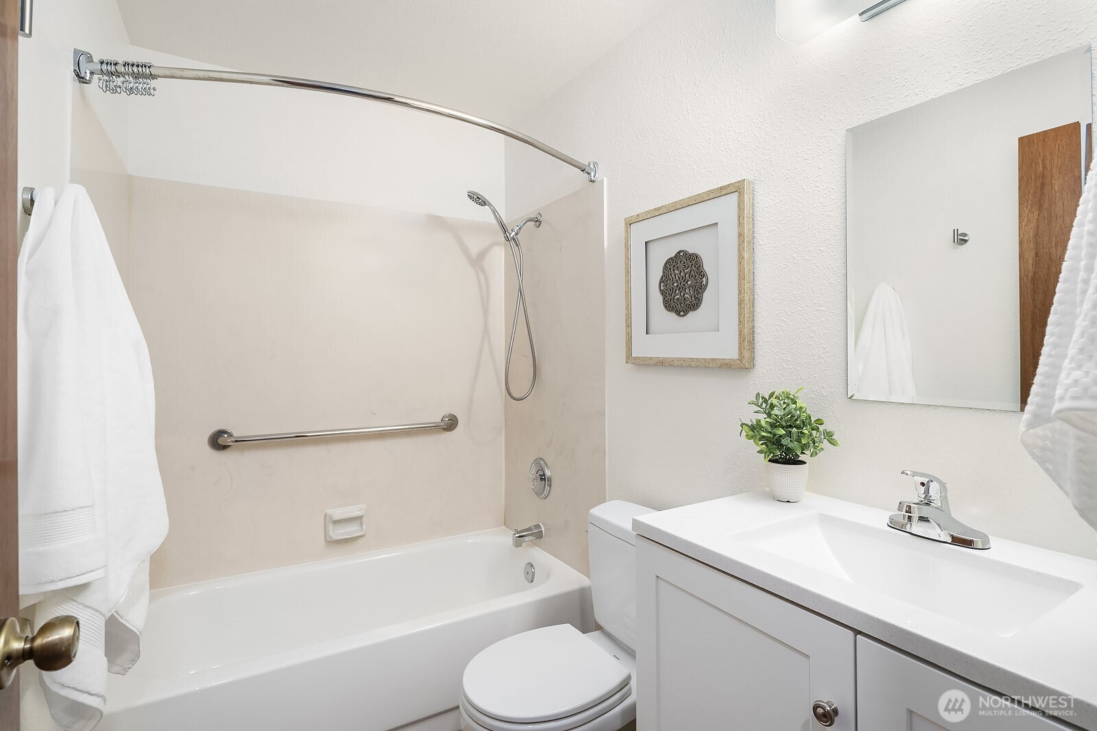 Upper hall bath