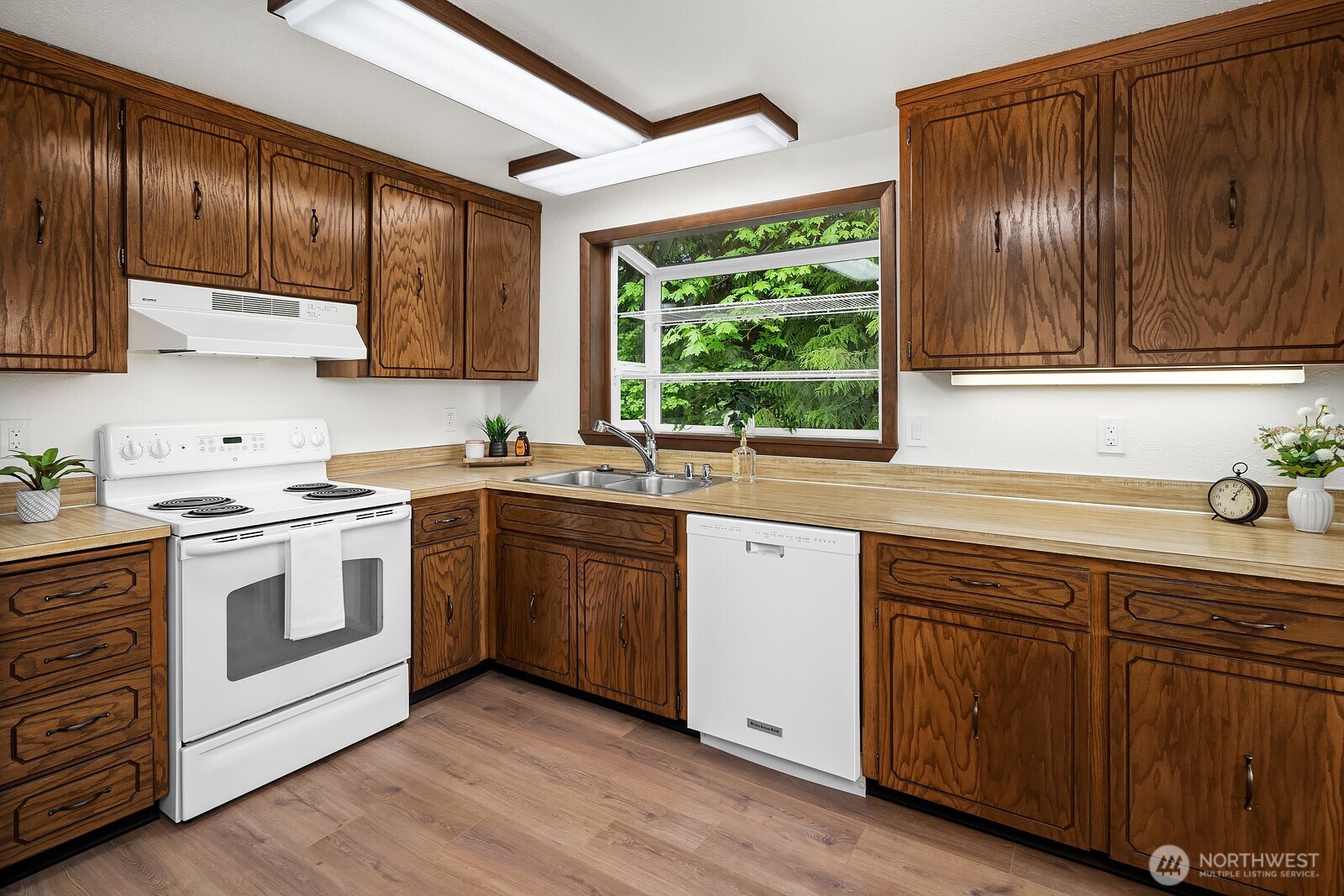 Kitchen with breakfast eating area.