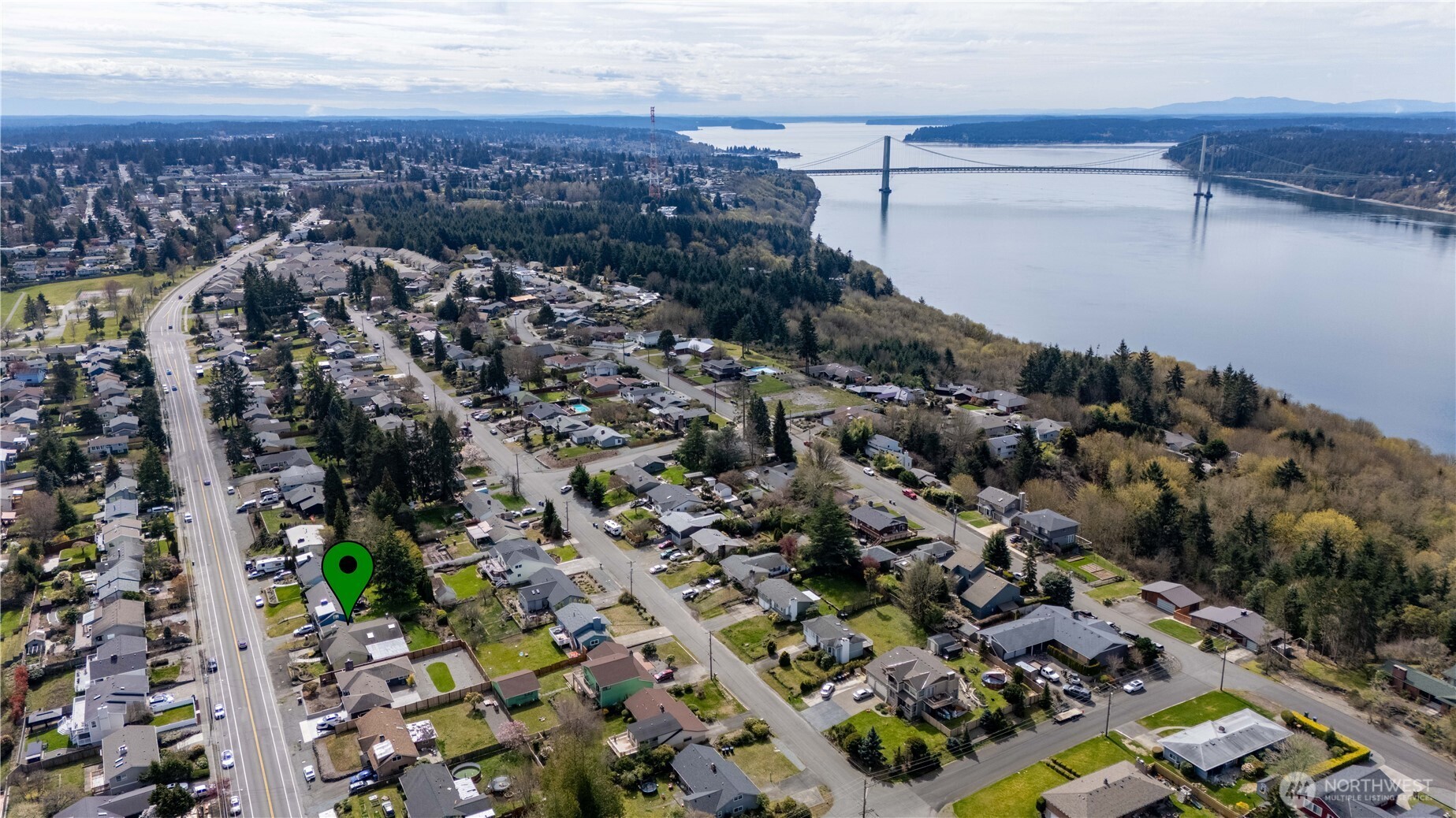 Ideally positioned near scenic waterfront areas, offering convenient access to outdoor recreation, Narrows Bridge and I 5.
