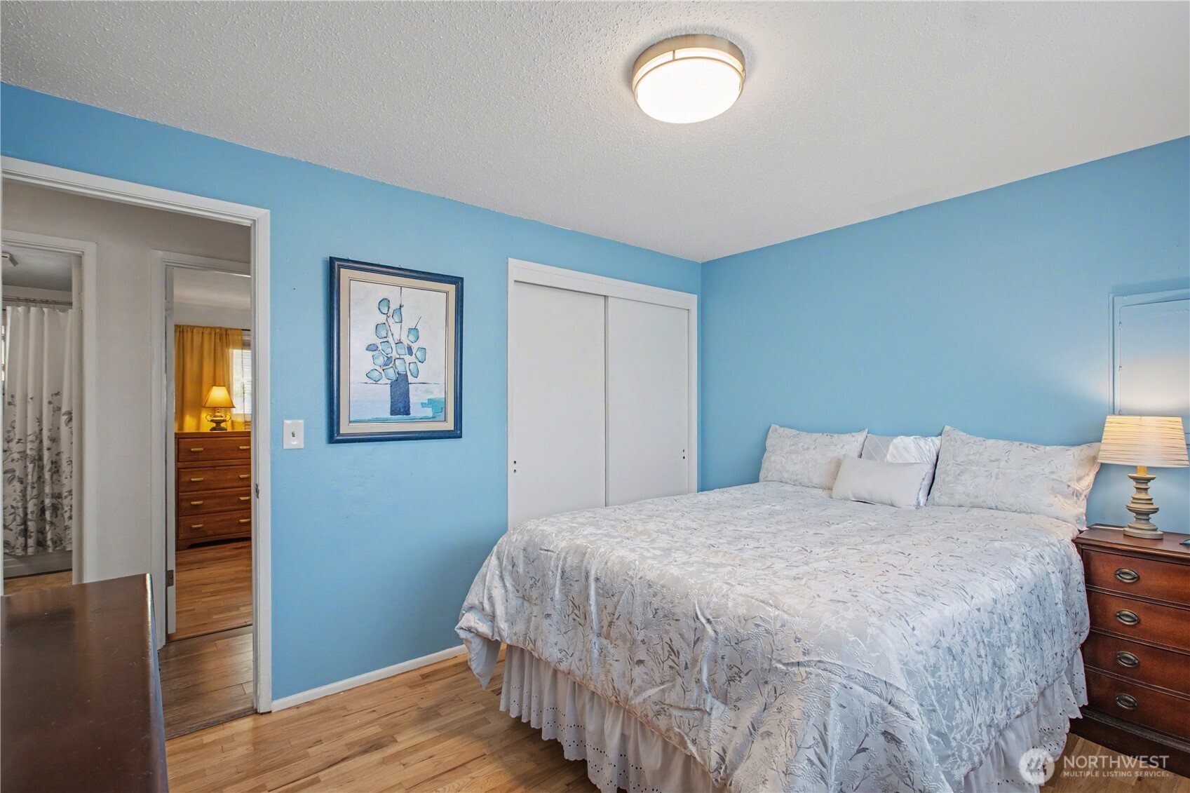 Conveniently located main bath with functional layout and classic finishes, easily accessible from the living areas and bedrooms.