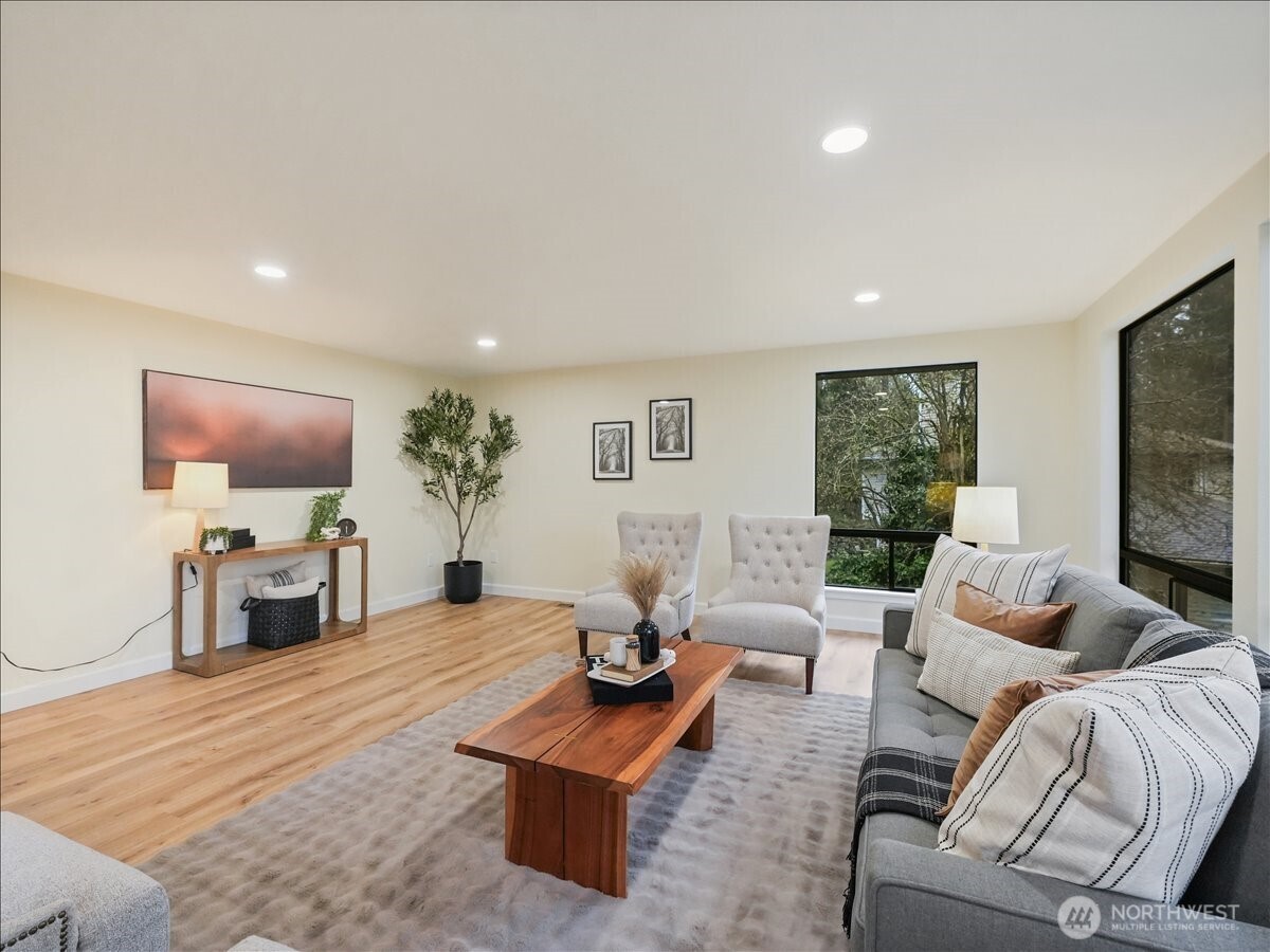 dining back toward kitchen