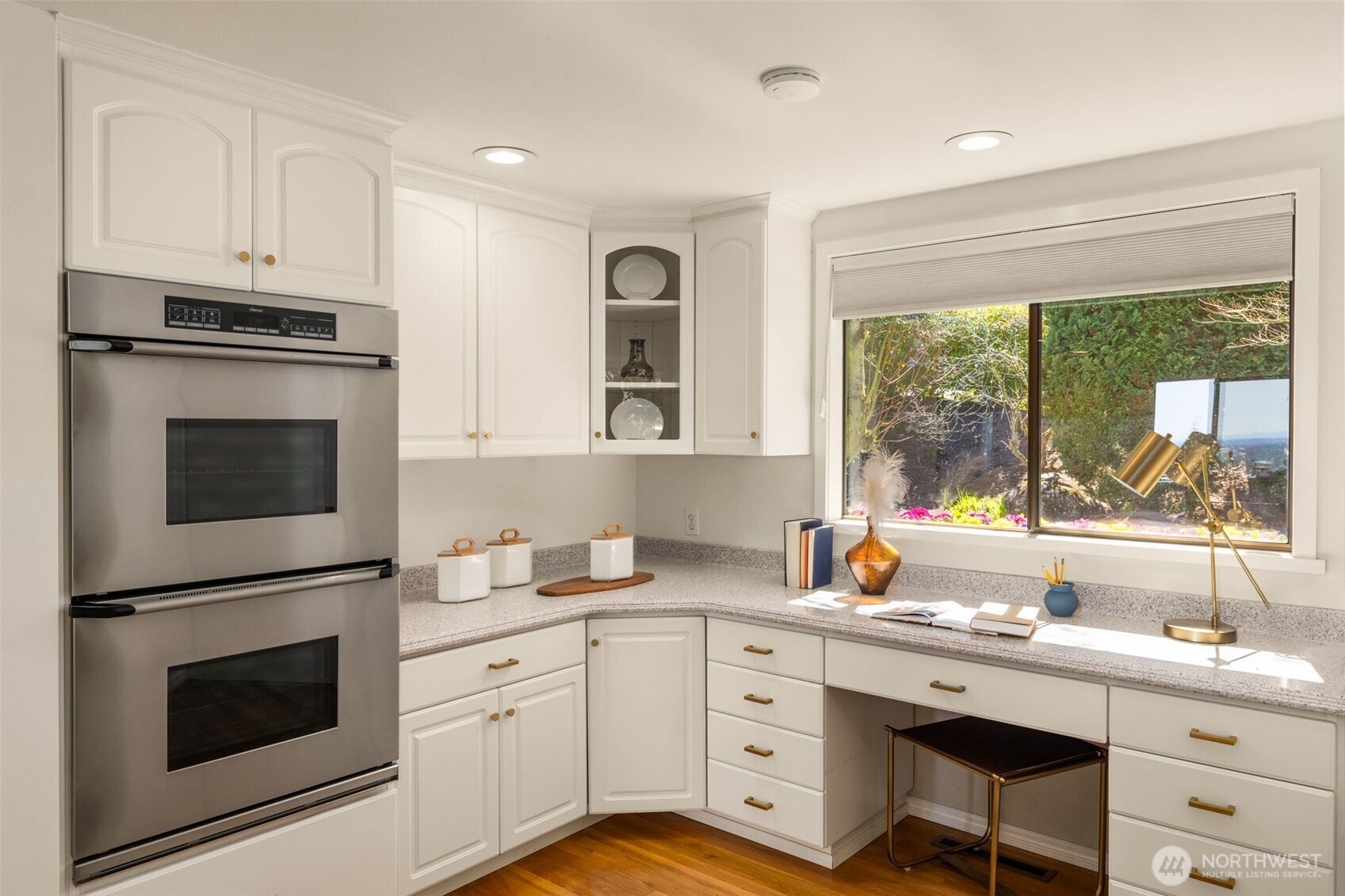 Modernized kitchen with double oven, pantry and plenty of storage!