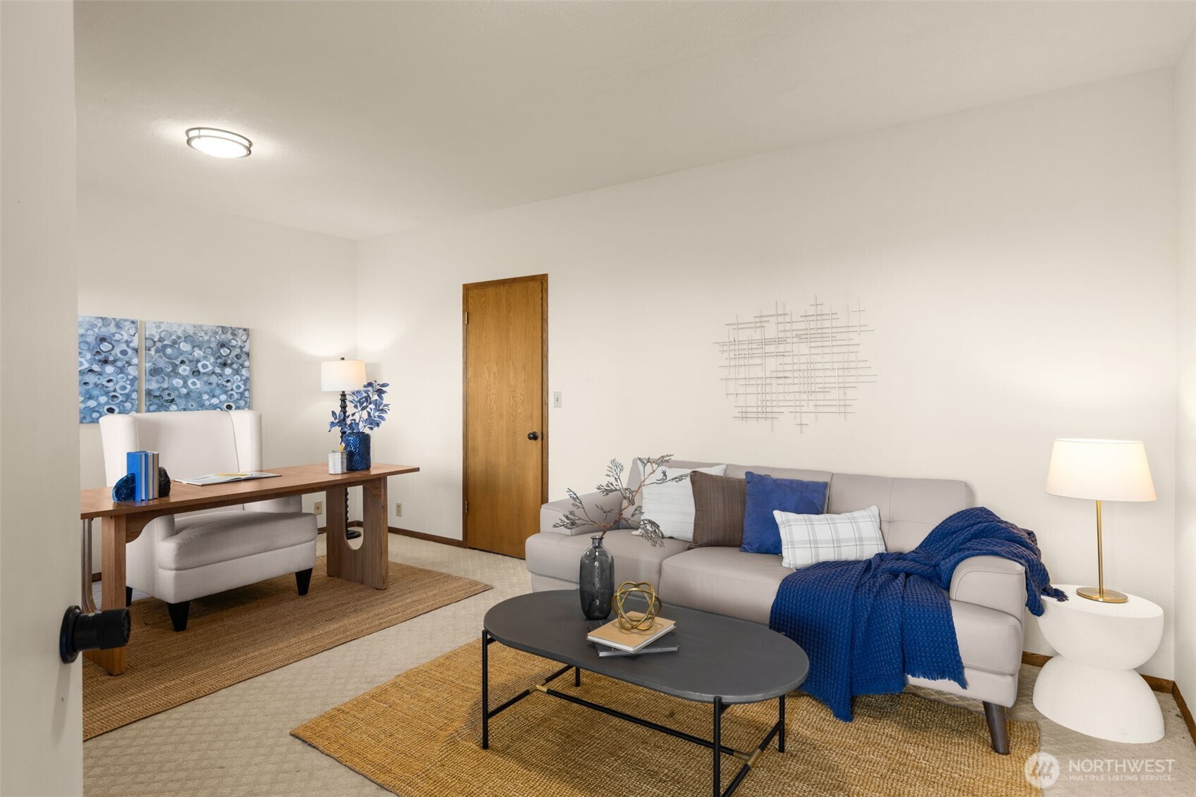 Huge bonus room with separate entry accessed from the yard.Gym? office? studio? Currently unheated but super easy to add a wall heater.