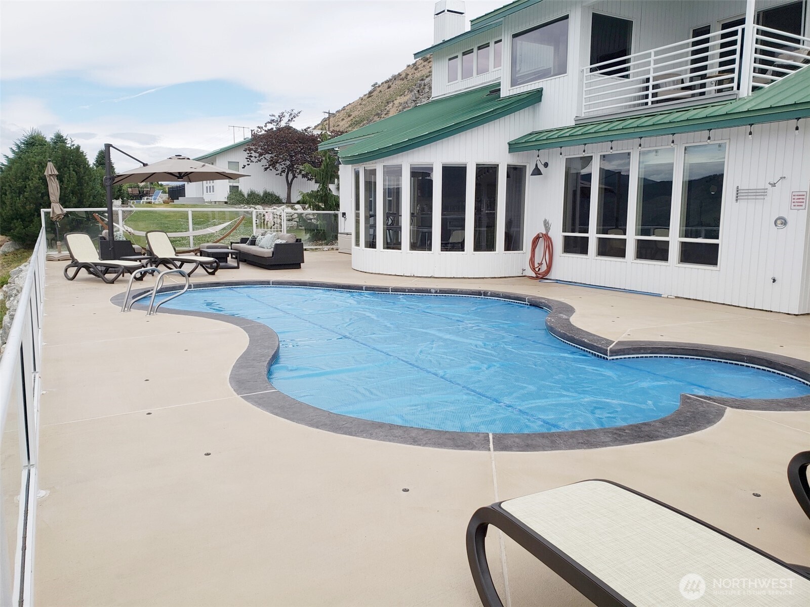 180 views of Lake Chelan and Mountains