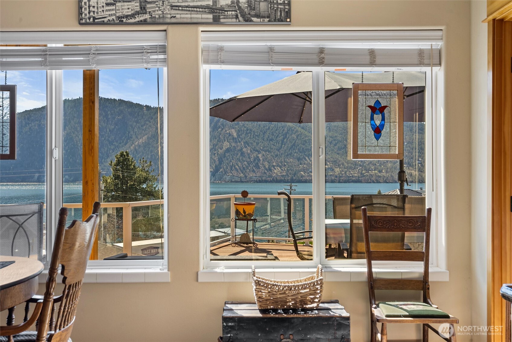 Upper level living area.  Check out those views!