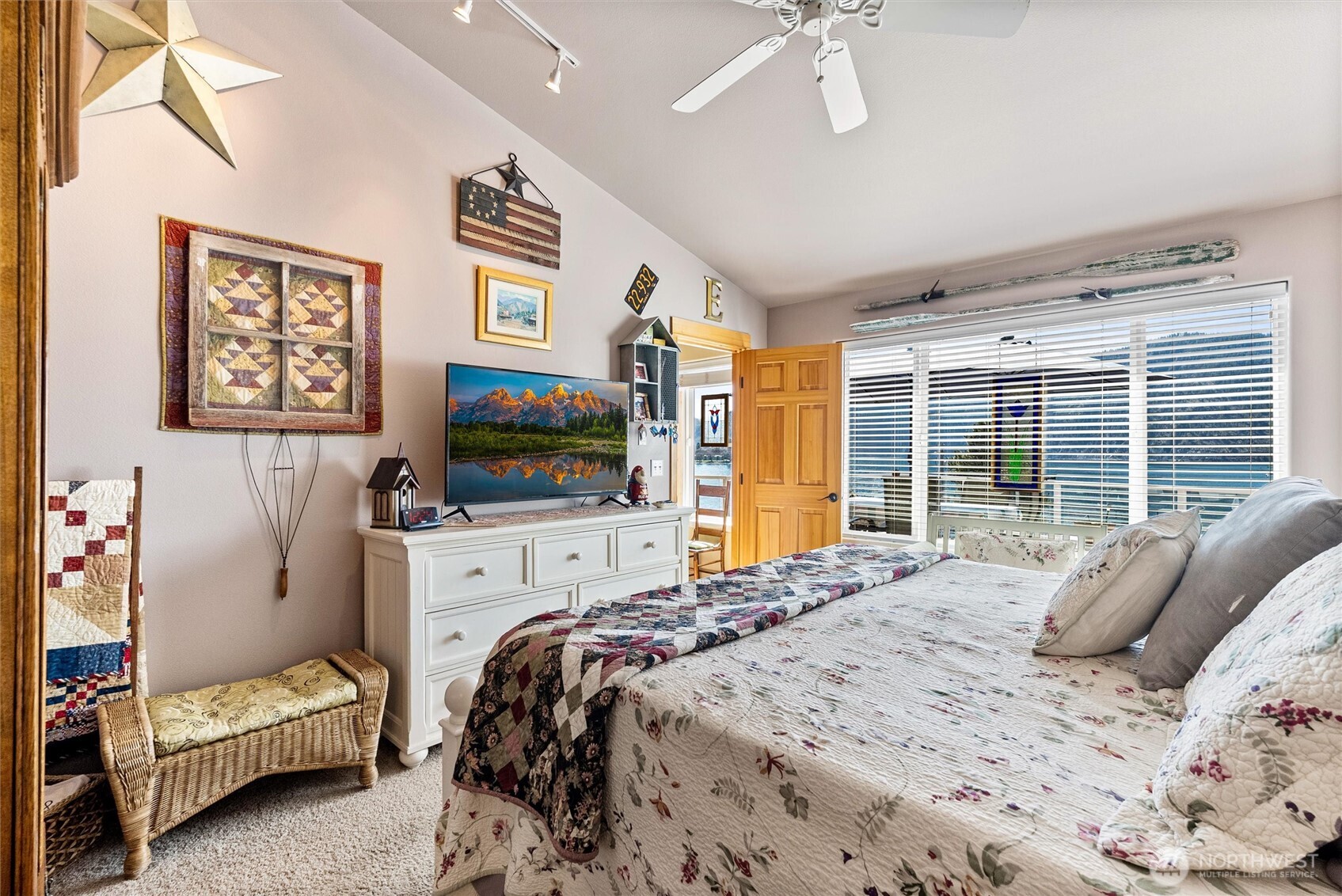 Primary 2 with Ensuite amazing views!!