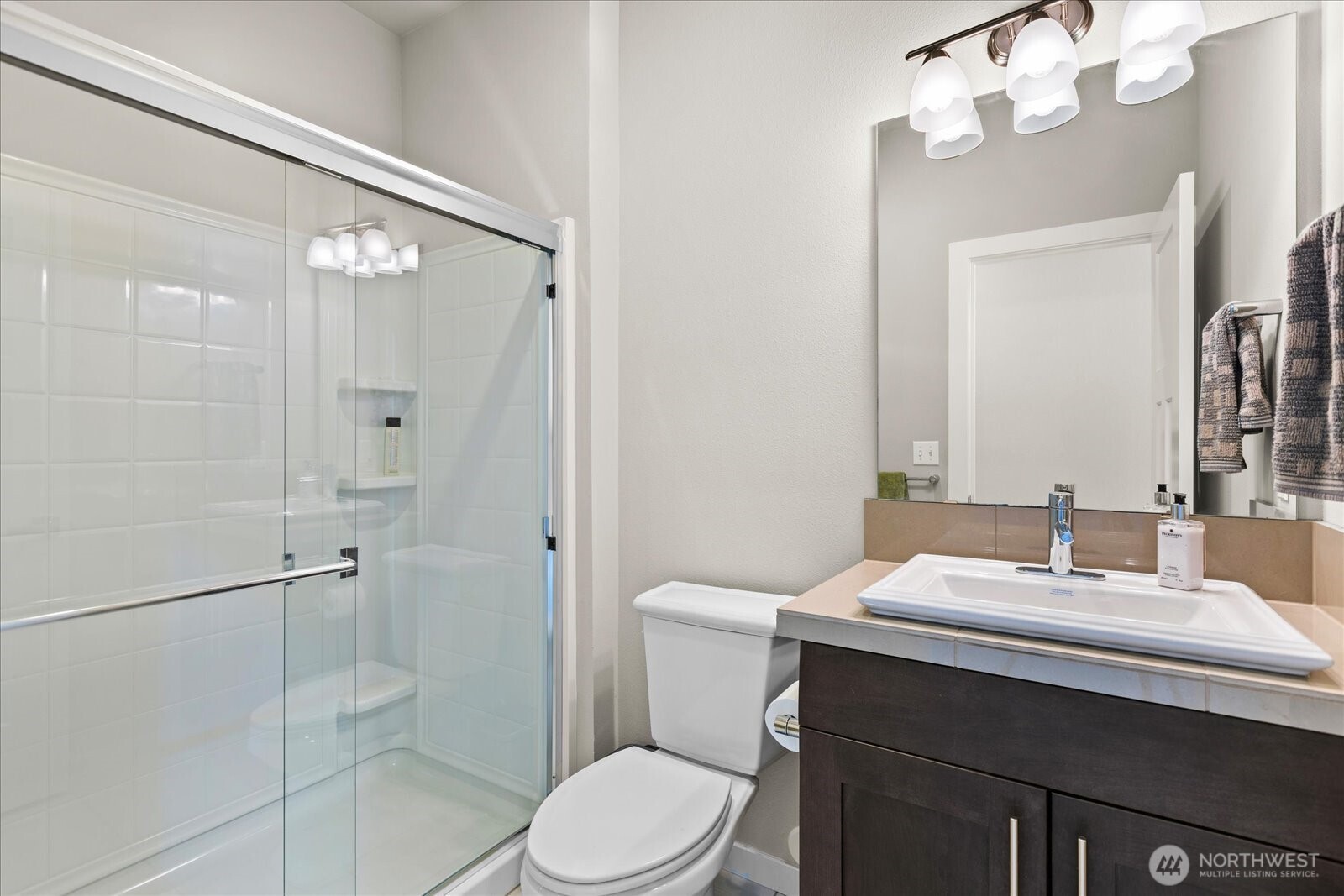 Lower level 3/4 bath