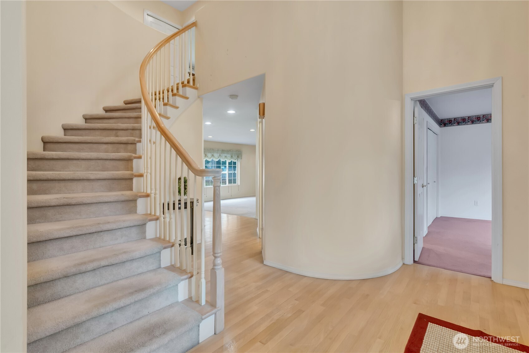 Soaring vaulted ceilings in the entry