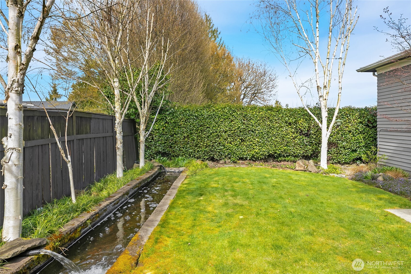 Private backyard oasis!